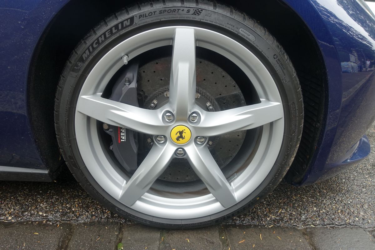 Ferrari GTC4 Lusso T