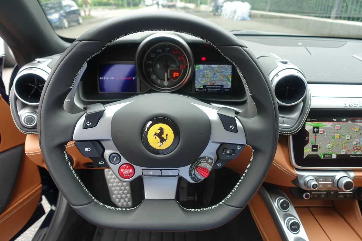 Ferrari GTC4 Lusso T