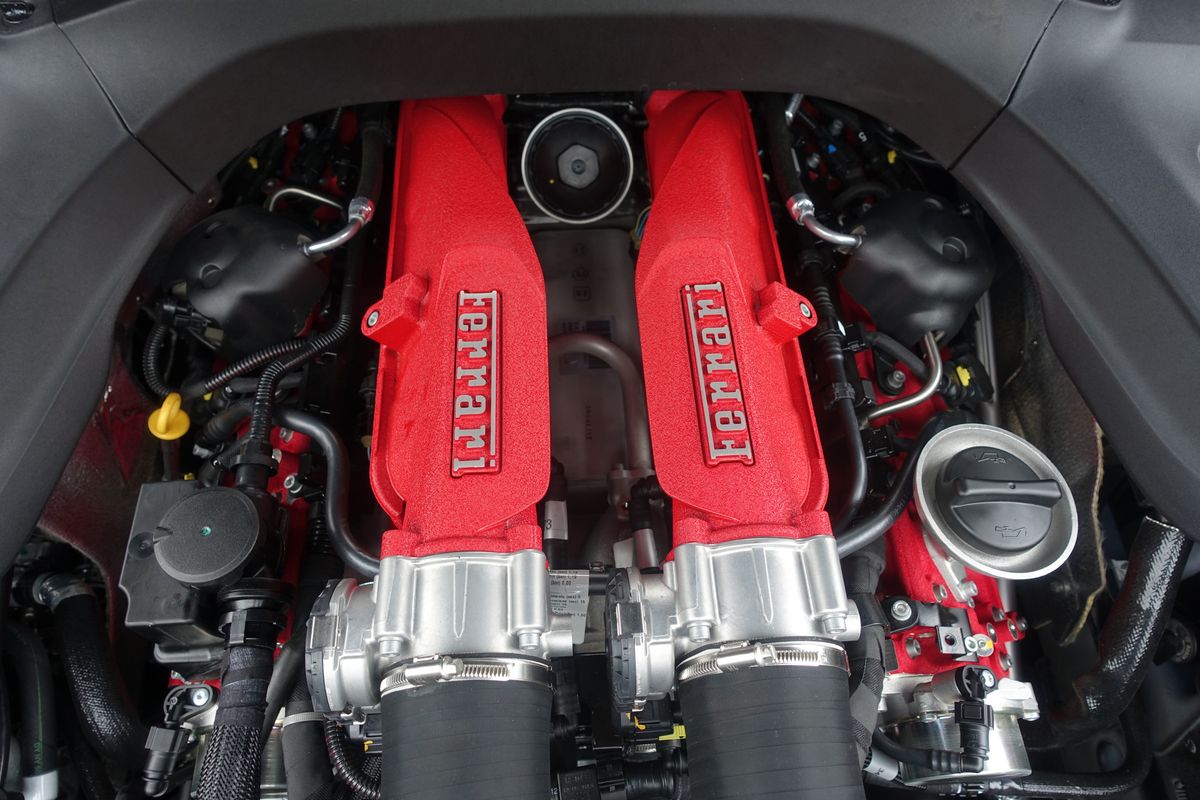 Ferrari GTC4 Lusso T