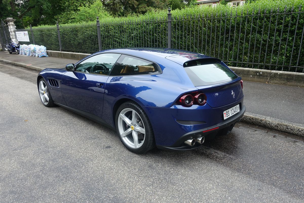 Ferrari GTC4 Lusso T