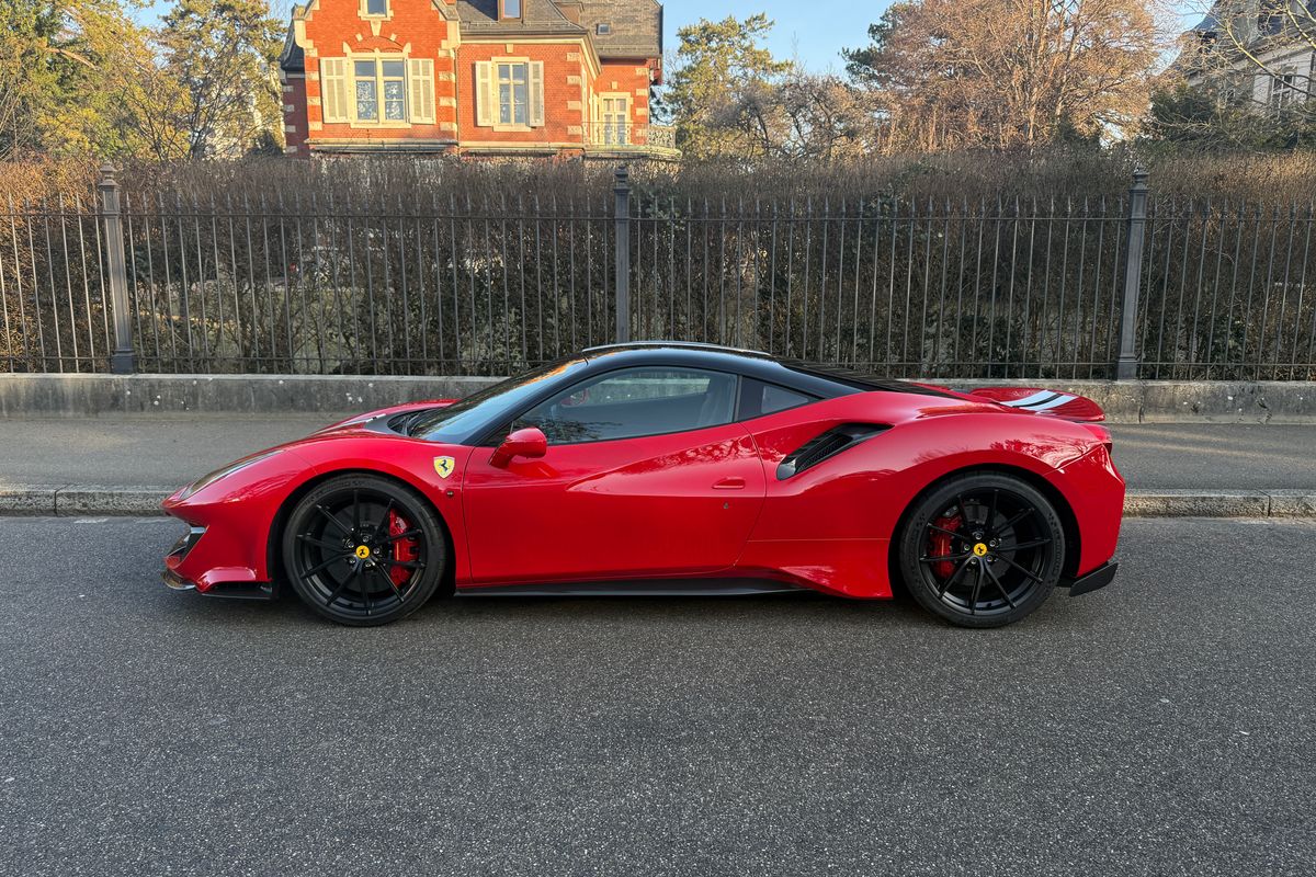Ferrari 488 Pista
