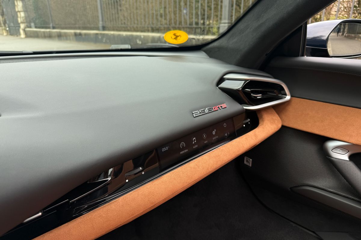 Ferrari 296 GTS