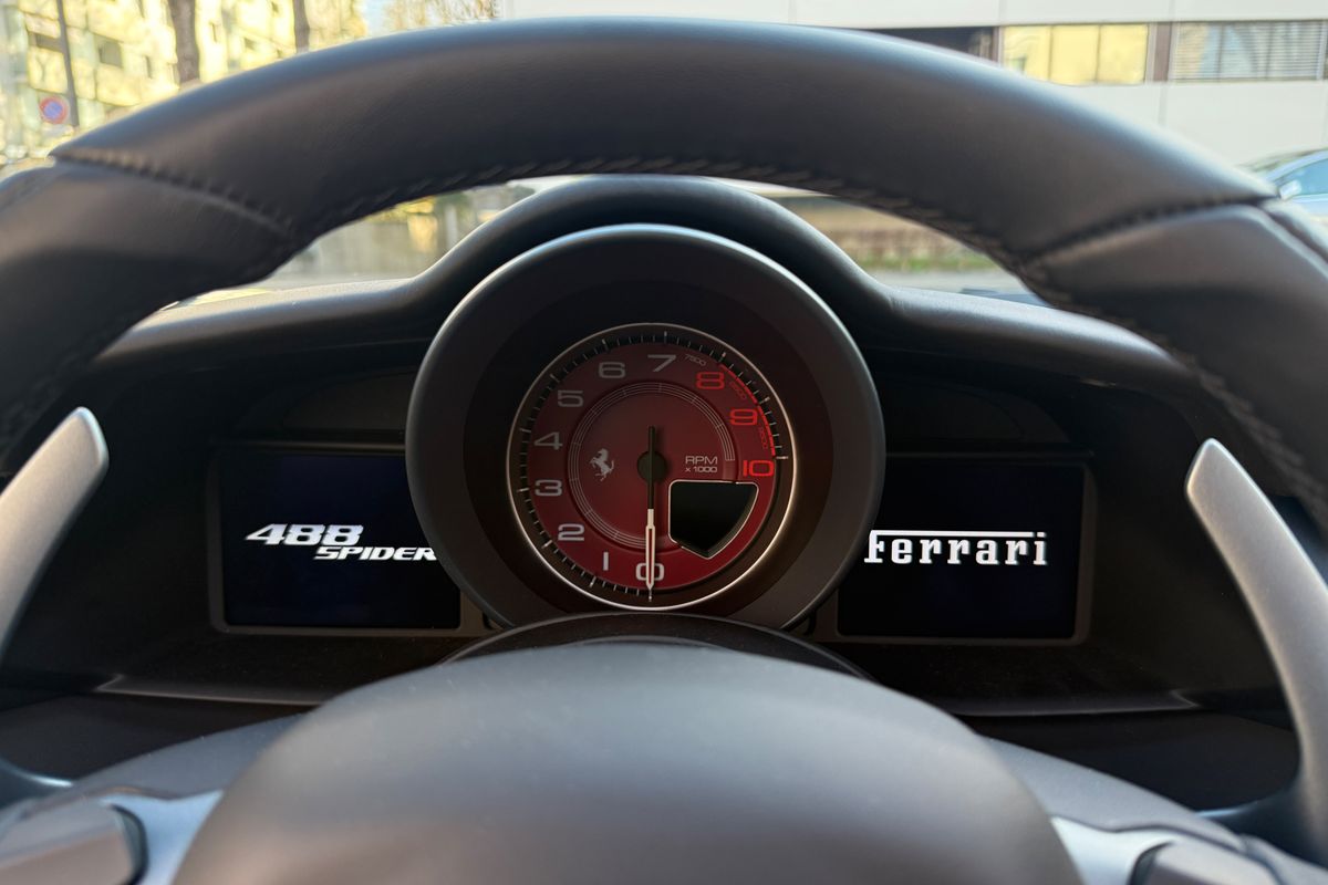 Ferrari 488 Spider 70th Anniversary "Tailor Made"