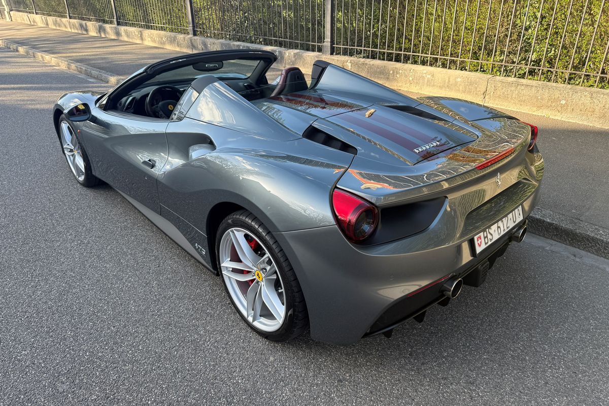 Ferrari 488 Spider 70th Anniversary "Tailor Made"