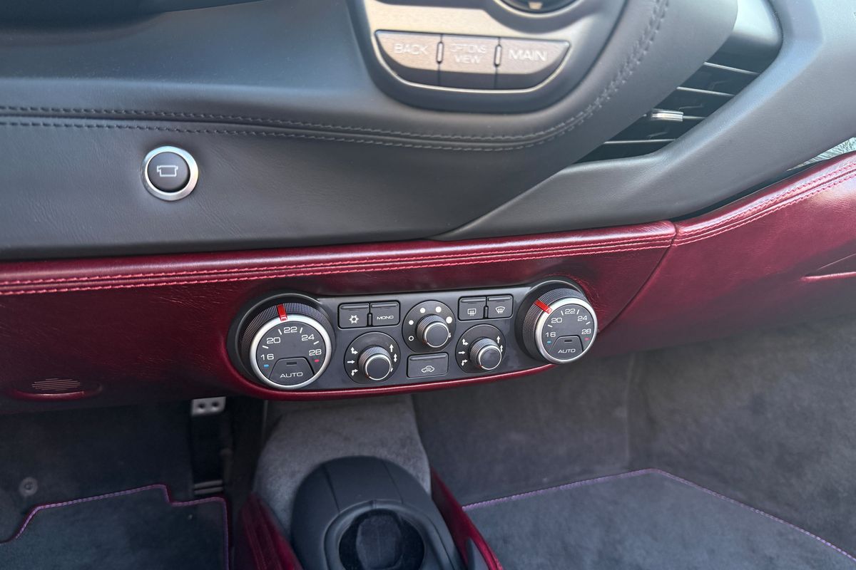 Ferrari 488 Spider 70th Anniversary "Tailor Made"