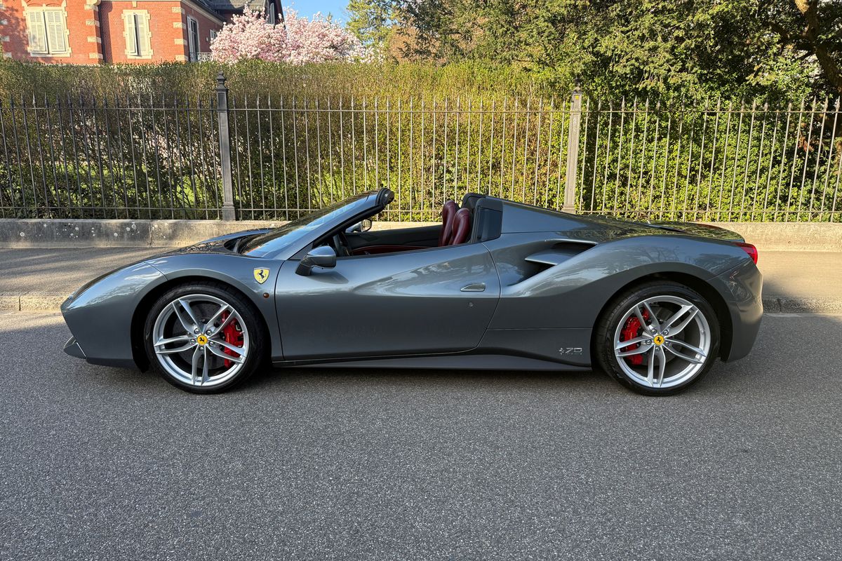 Ferrari 488 Spider 70th Anniversary "Tailor Made"