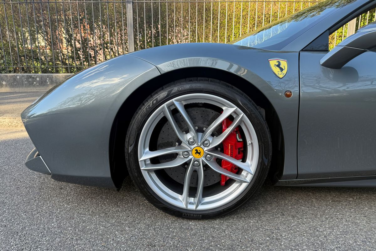 Ferrari 488 Spider 70th Anniversary "Tailor Made"