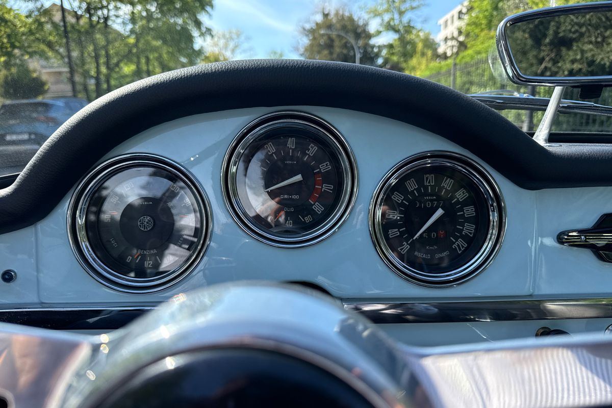 Alfa Romeo Giulia 1600 Spider Veloce