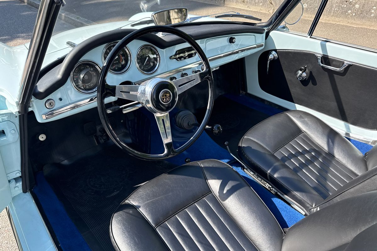 Alfa Romeo Giulia 1600 Spider Veloce