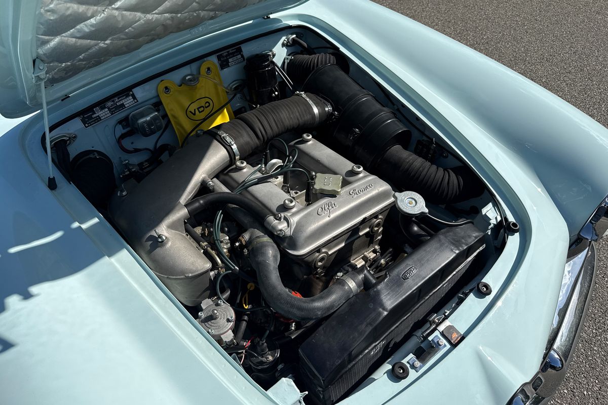 Alfa Romeo Giulia 1600 Spider Veloce