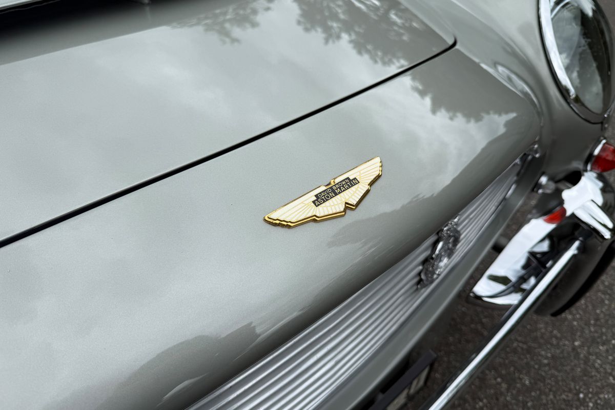 Aston Martin DB6 Vantage