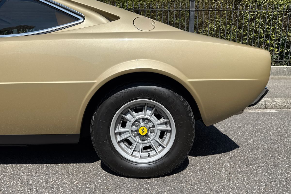 Ferrari Dino 308 GT4