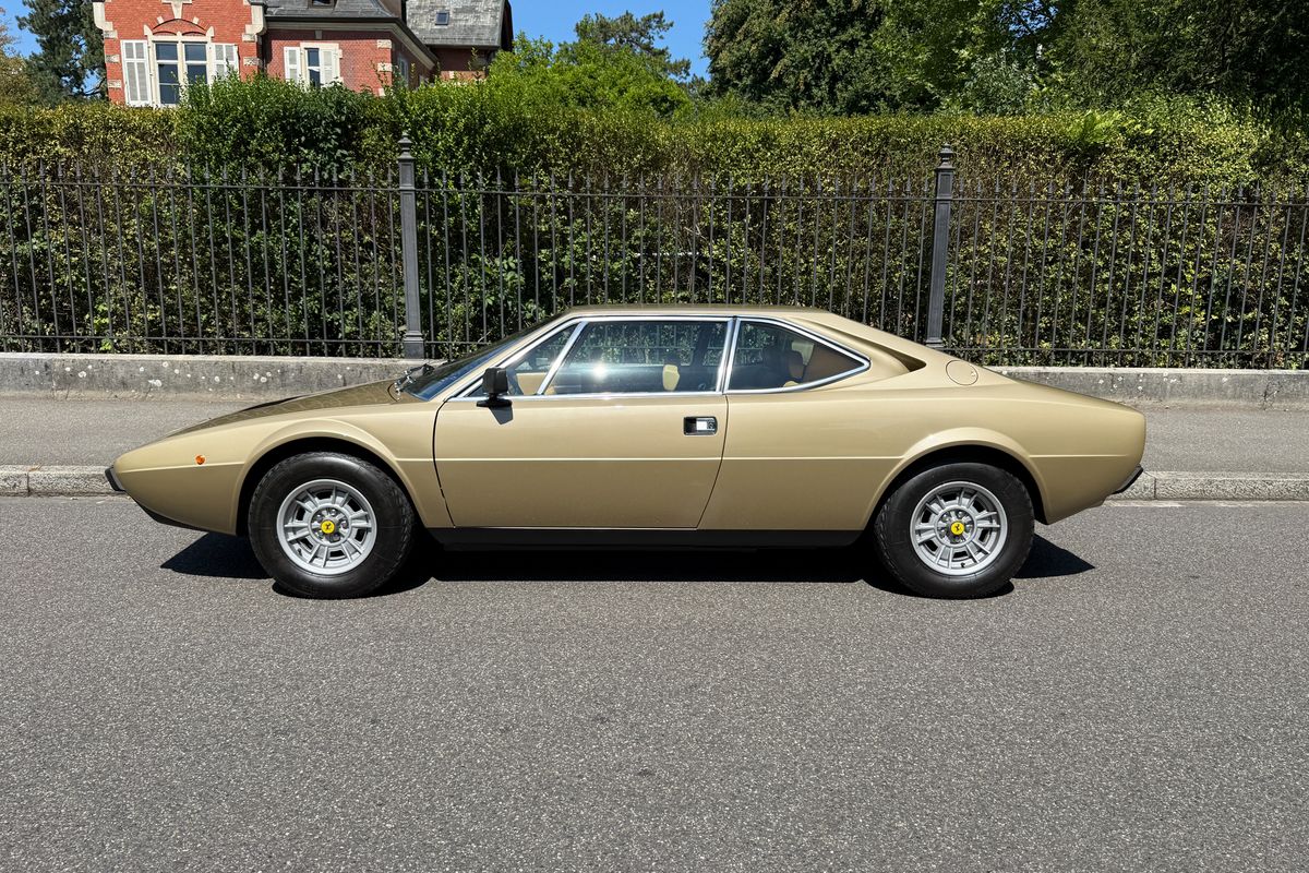 Ferrari Dino 308 GT4