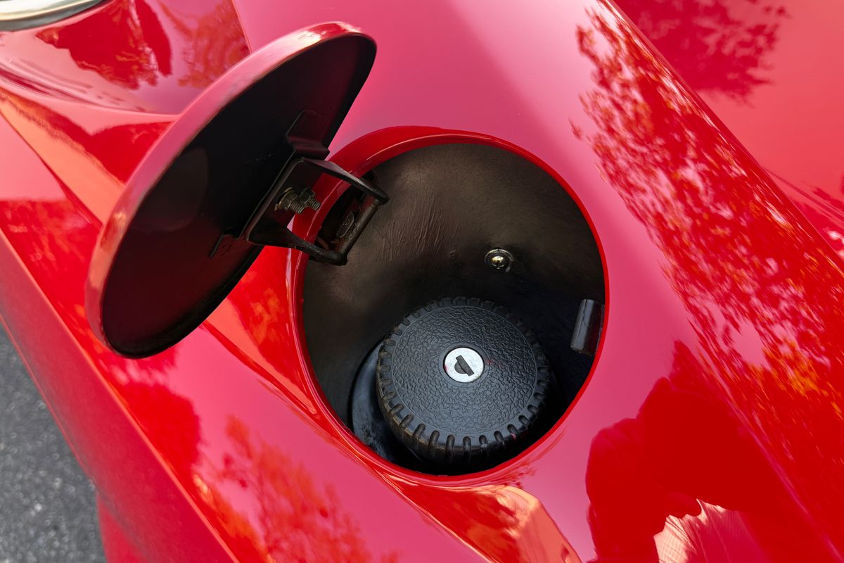 Ferrari Dino 208 GT4