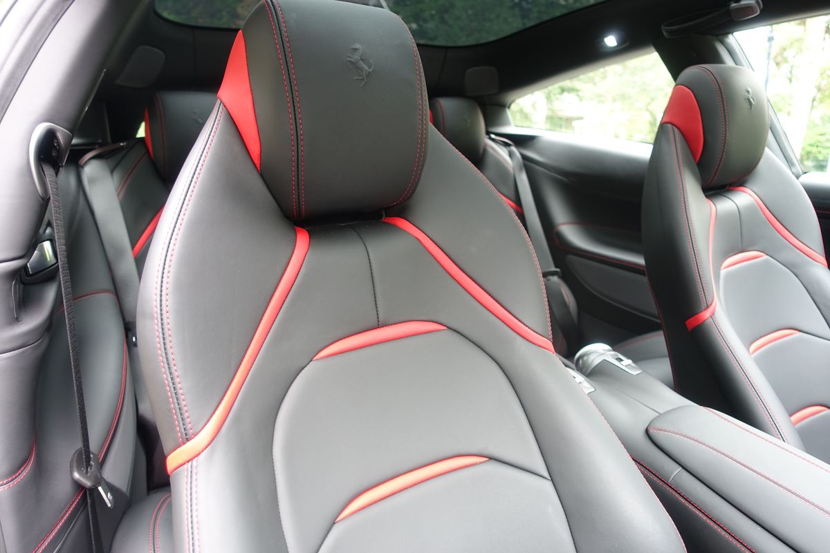 Ferrari GTC4 Lusso T
