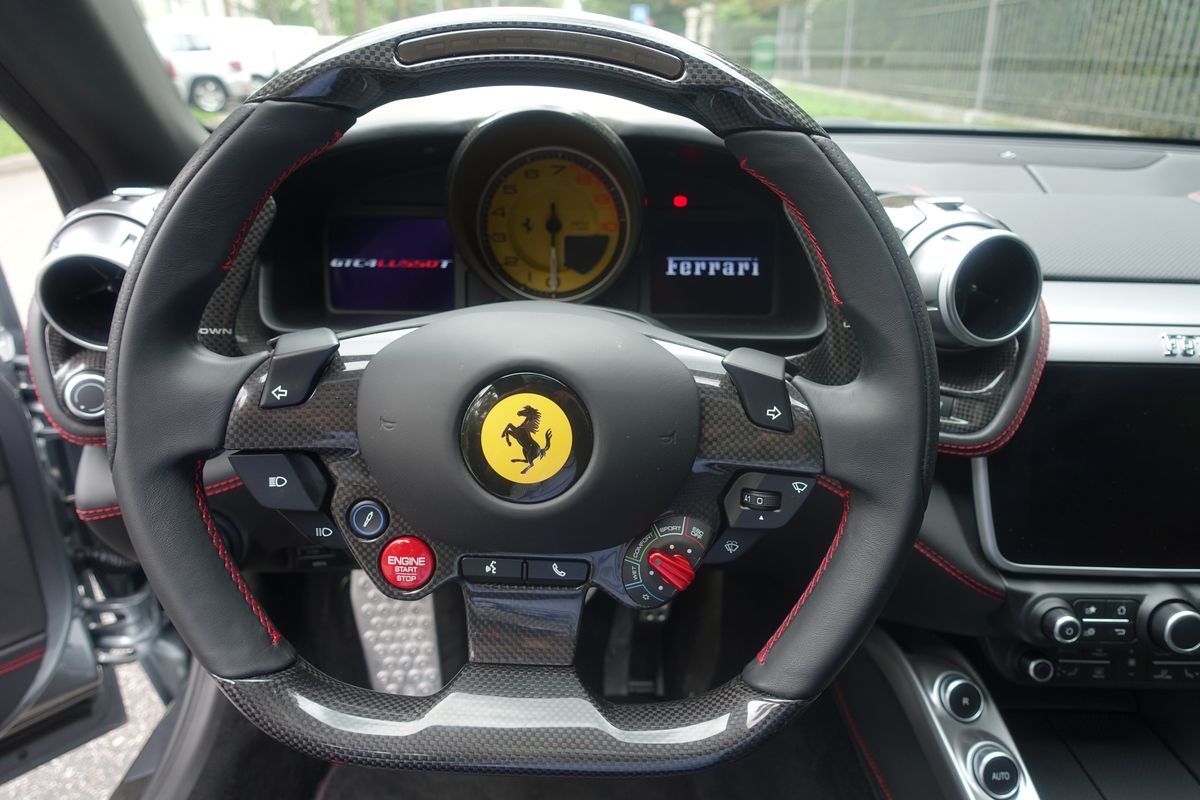 Ferrari GTC4 Lusso T