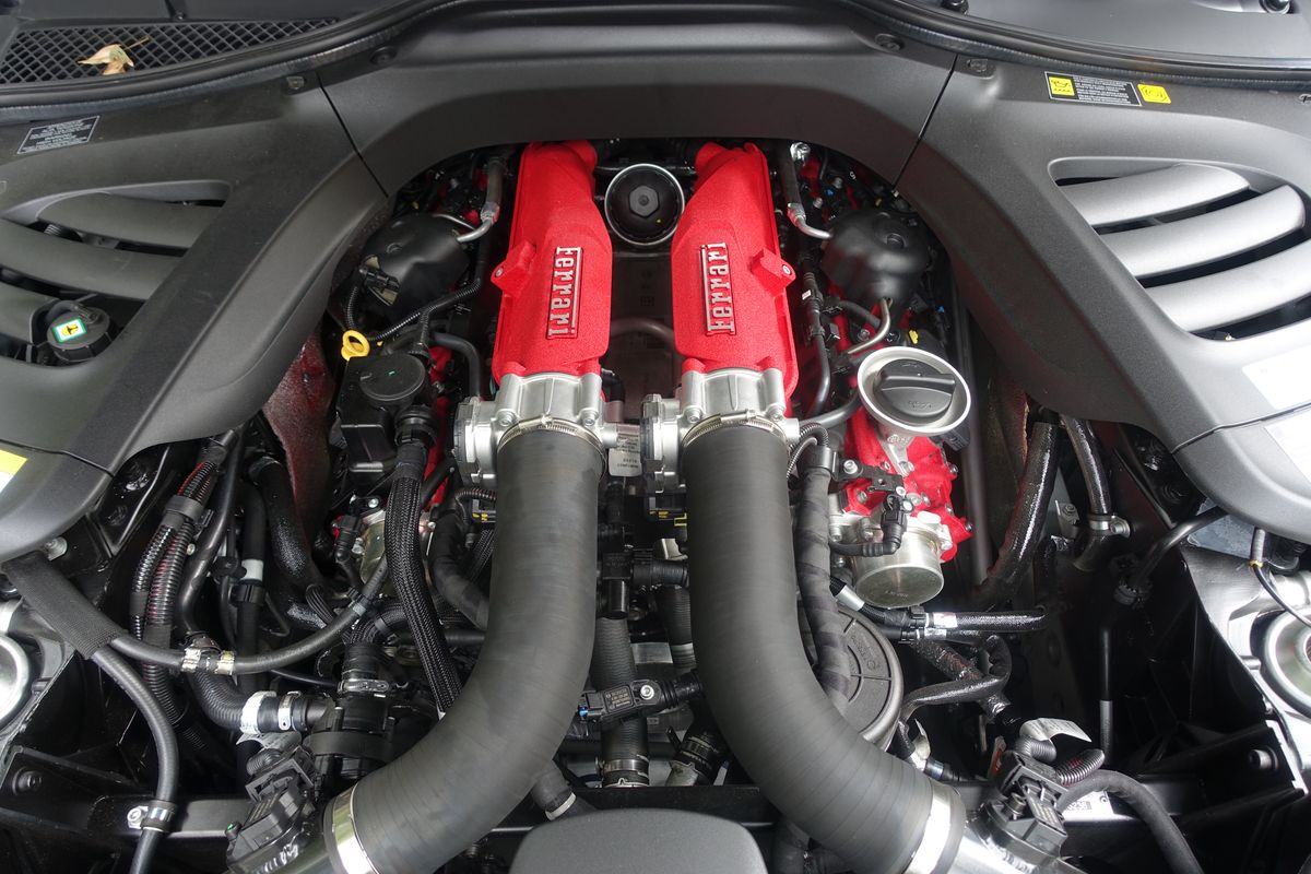 Ferrari GTC4 Lusso T