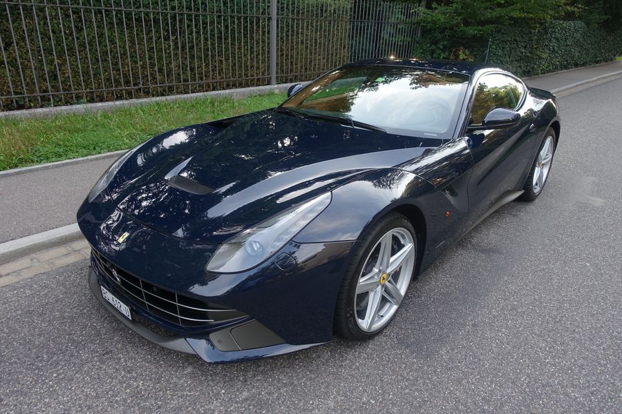 /de/stock/previously-sold/details/ferrari-f12-berlinetta/10