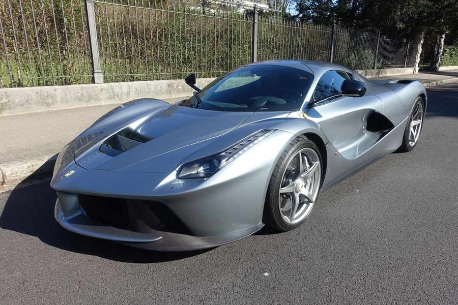 /de/stock/previously-sold/details/ferrari-laferrari/187