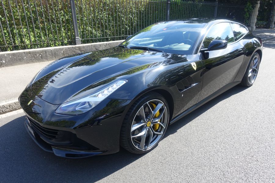 /de/stock/previously-sold/details/ferrari-gtc4-lusso-t/215