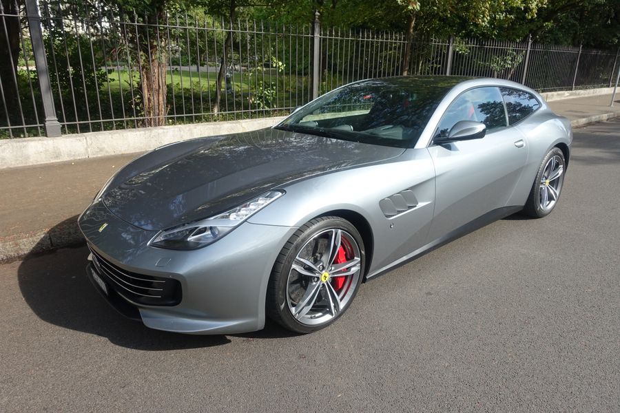 /de/stock/previously-sold/details/ferrari-gtc4-lusso/235