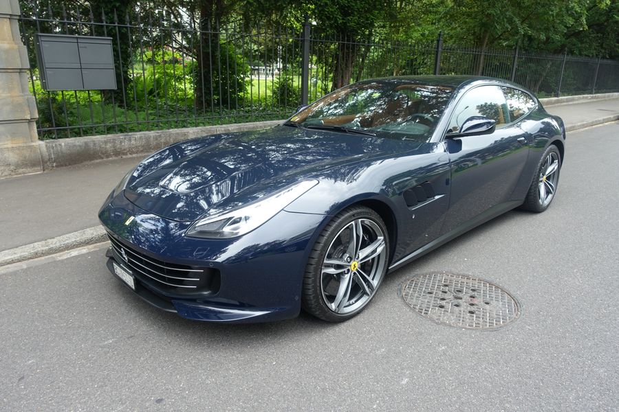 /de/stock/previously-sold/details/ferrari-gtc4-lusso/287
