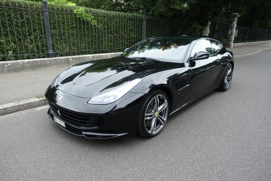 /de/stock/previously-sold/details/ferrari-gtc4-lusso/348