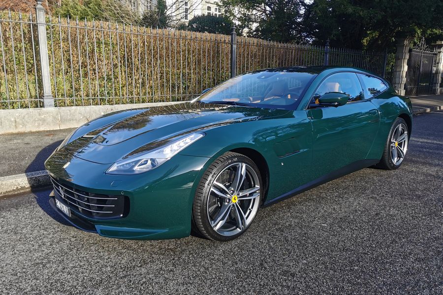 /de/stock/previously-sold/details/ferrari-gtc4-lusso/377