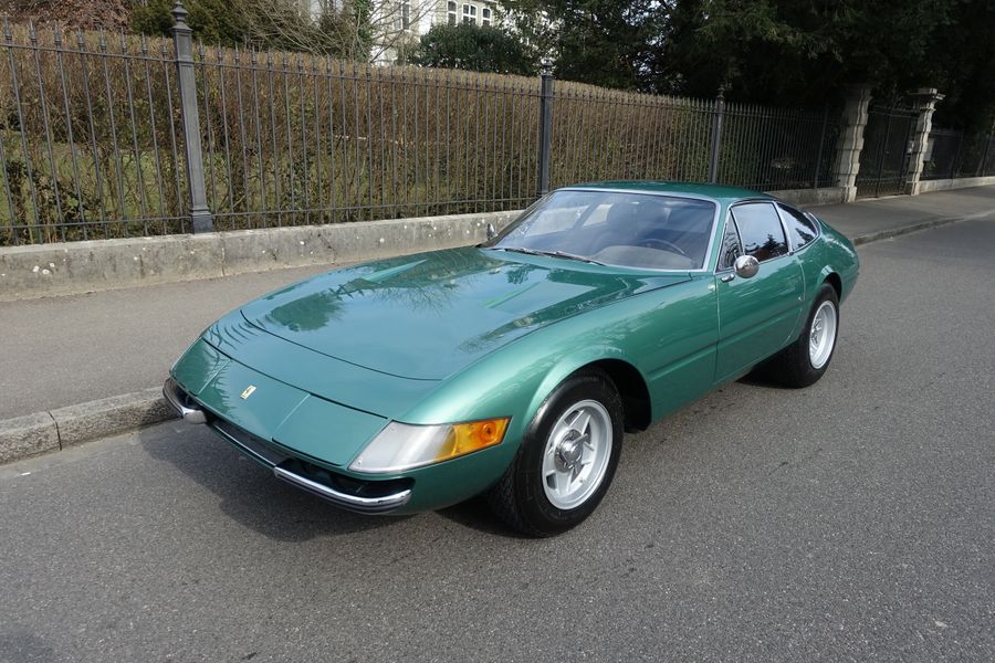 /de/stock/previously-sold/details/ferrari-365-gtb4-daytona/395
