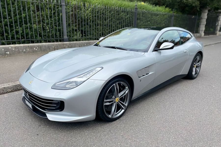 /de/stock/previously-sold/details/ferrari-gtc4-lusso/426