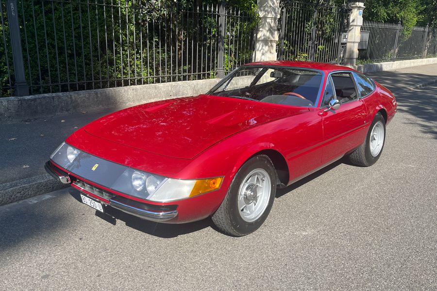 /de/stock/previously-sold/details/ferrari-365-gtb4-daytona/439