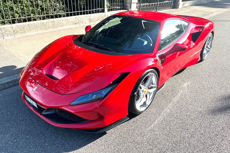 /de/stock/previously-sold/details/ferrari-f8-tributo/454