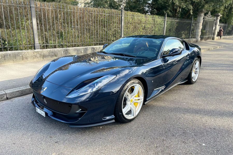 /de/stock/previously-sold/details/ferrari-812-superfast/497