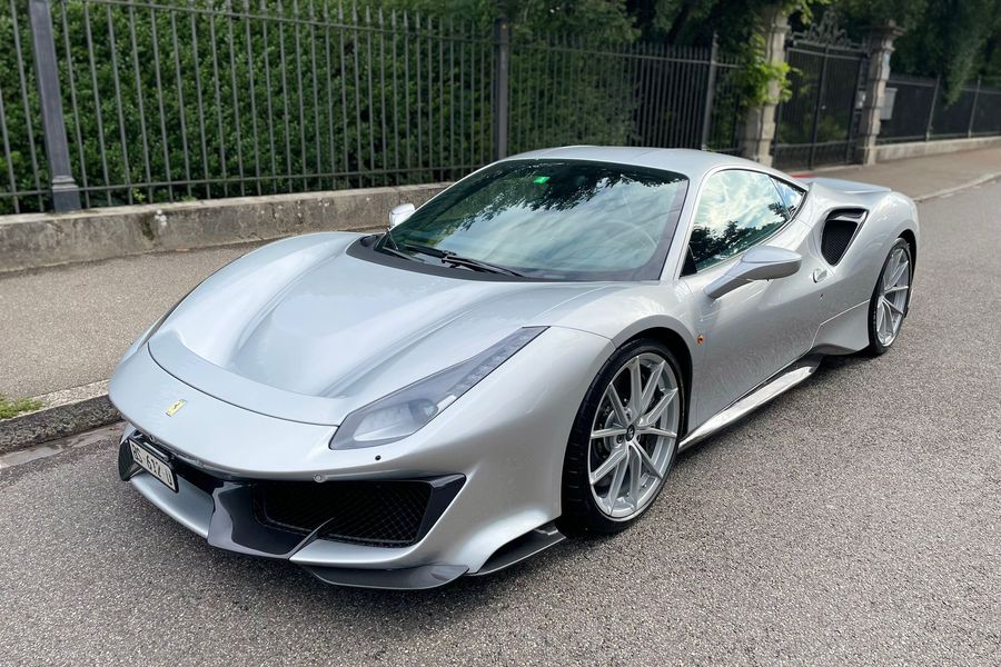/de/stock/previously-sold/details/ferrari-488-pista/543