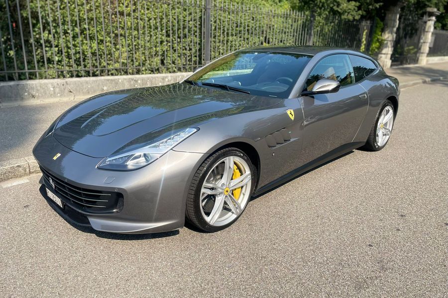 /de/stock/previously-sold/details/ferrari-gtc4-lusso/606
