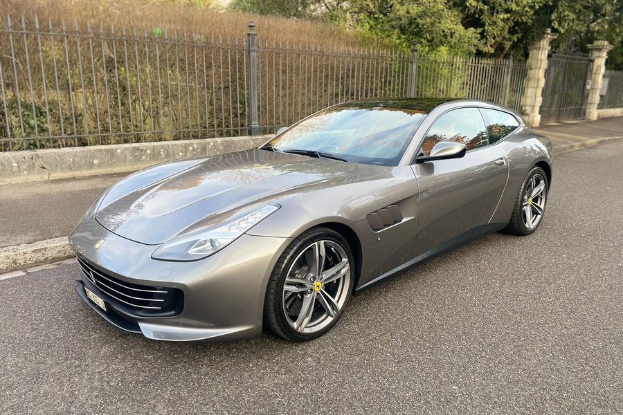 /de/stock/previously-sold/details/ferrari-gtc4lusso/652