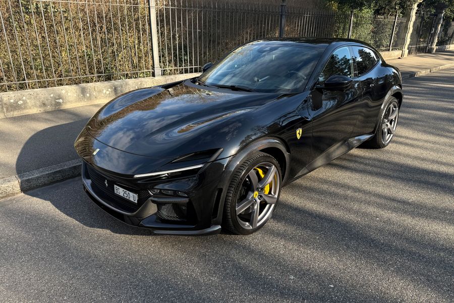 /de/stock/previously-sold/details/ferrari-purosangue/656